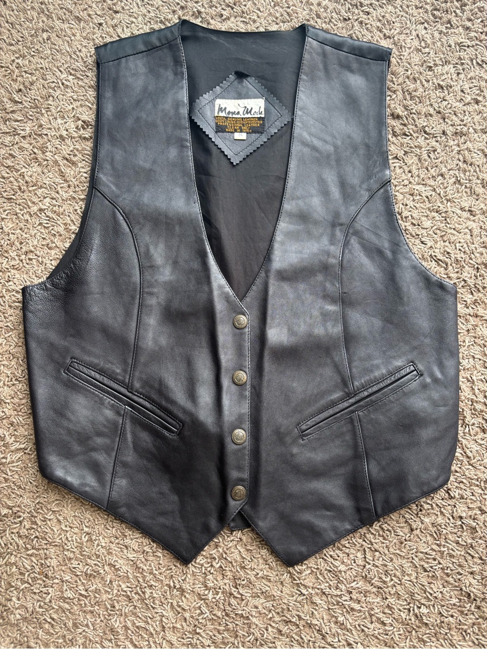 Vintage Mona mode  Women’s Black genuine Leather Button Vest